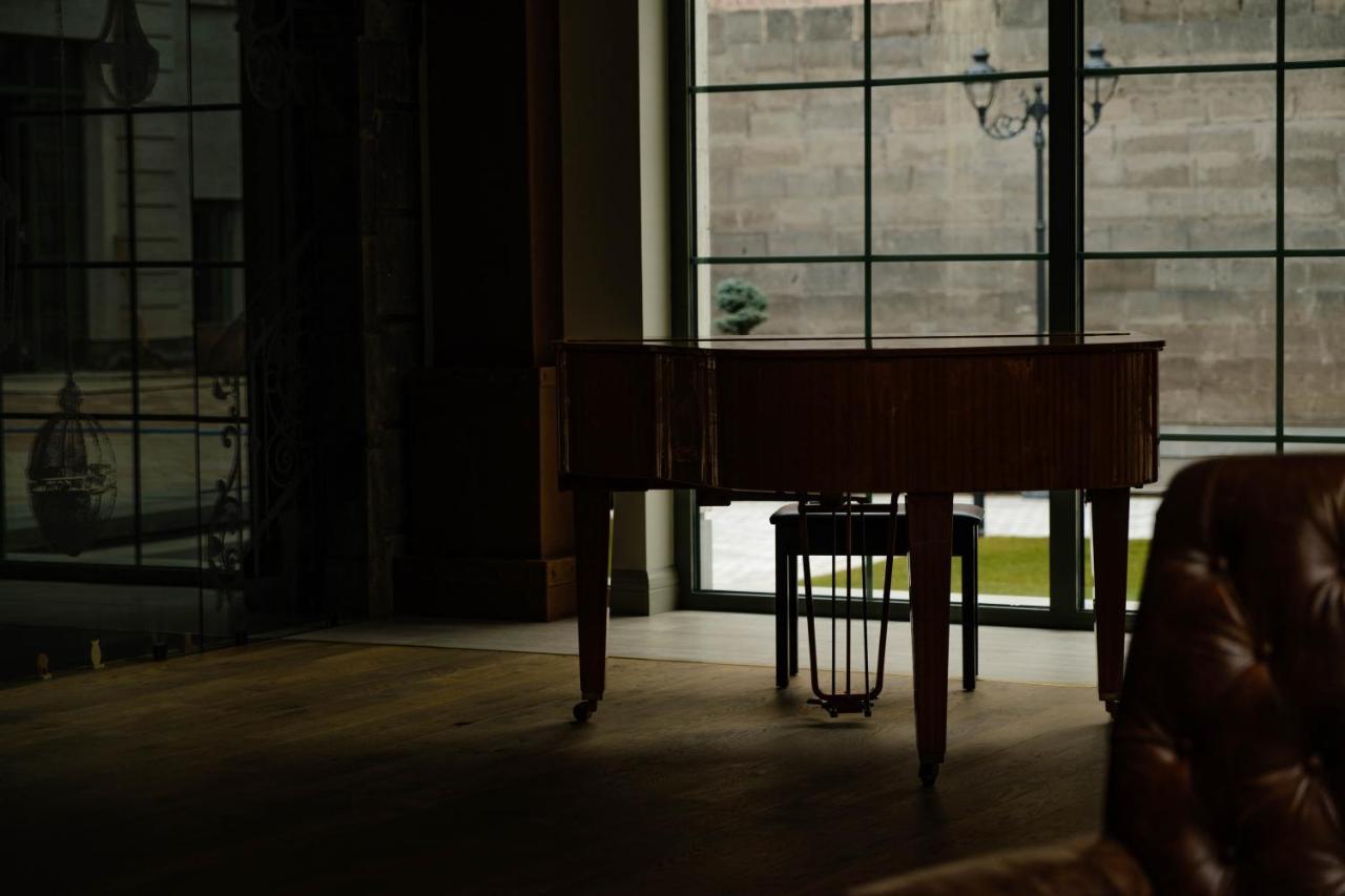 Grand Hotel Gyumri By Apricot Hotels Buitenkant foto