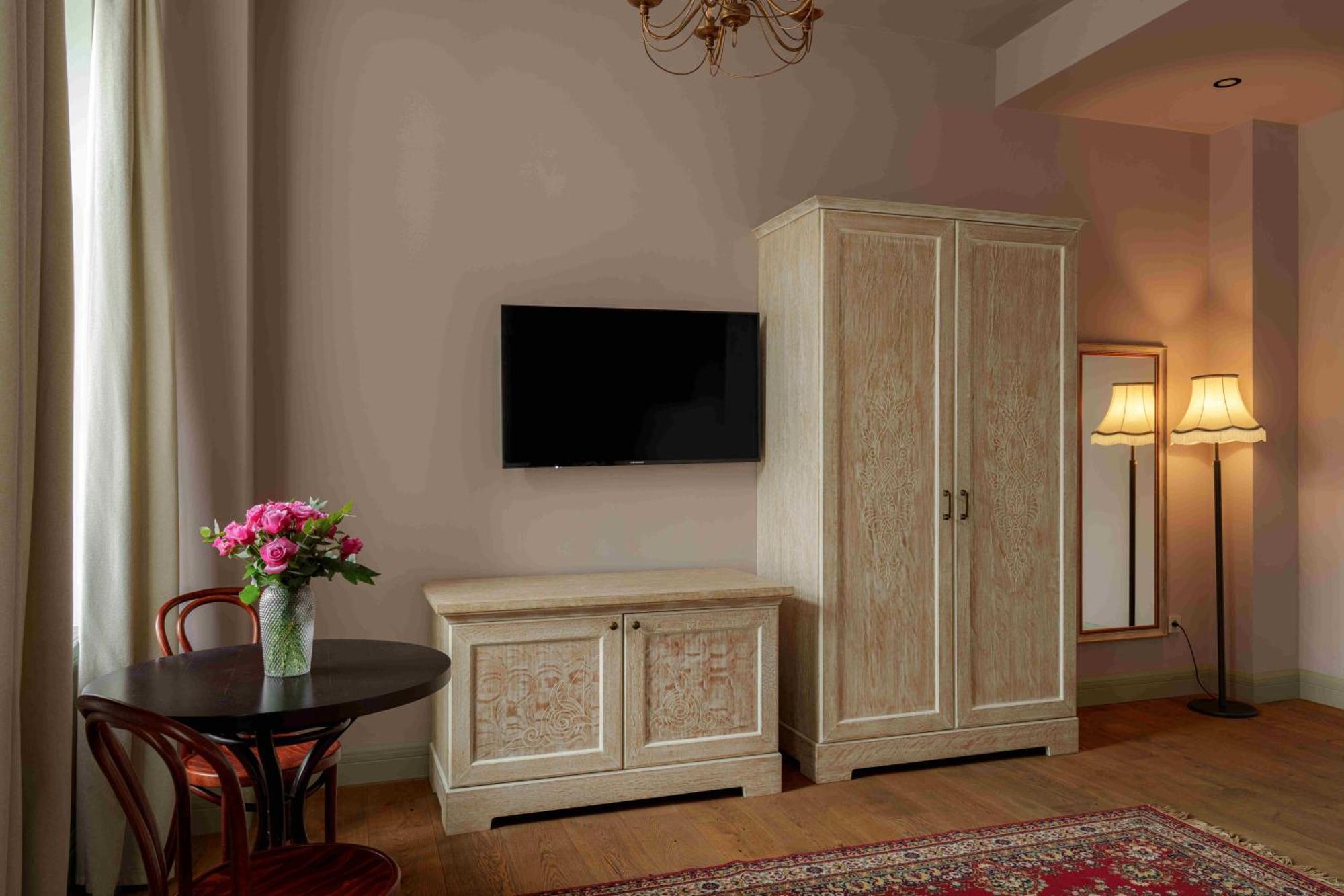 Grand Hotel Gyumri By Apricot Hotels Buitenkant foto