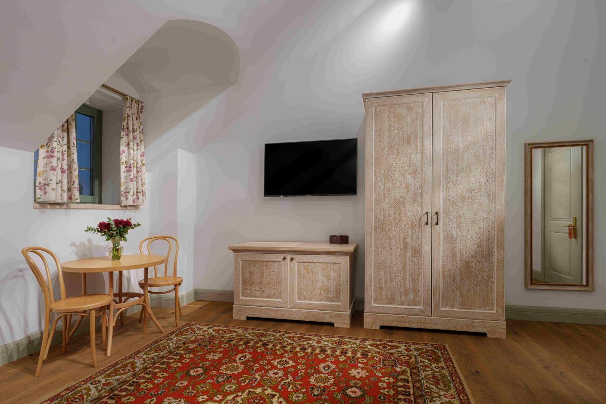Grand Hotel Gyumri By Apricot Hotels Buitenkant foto