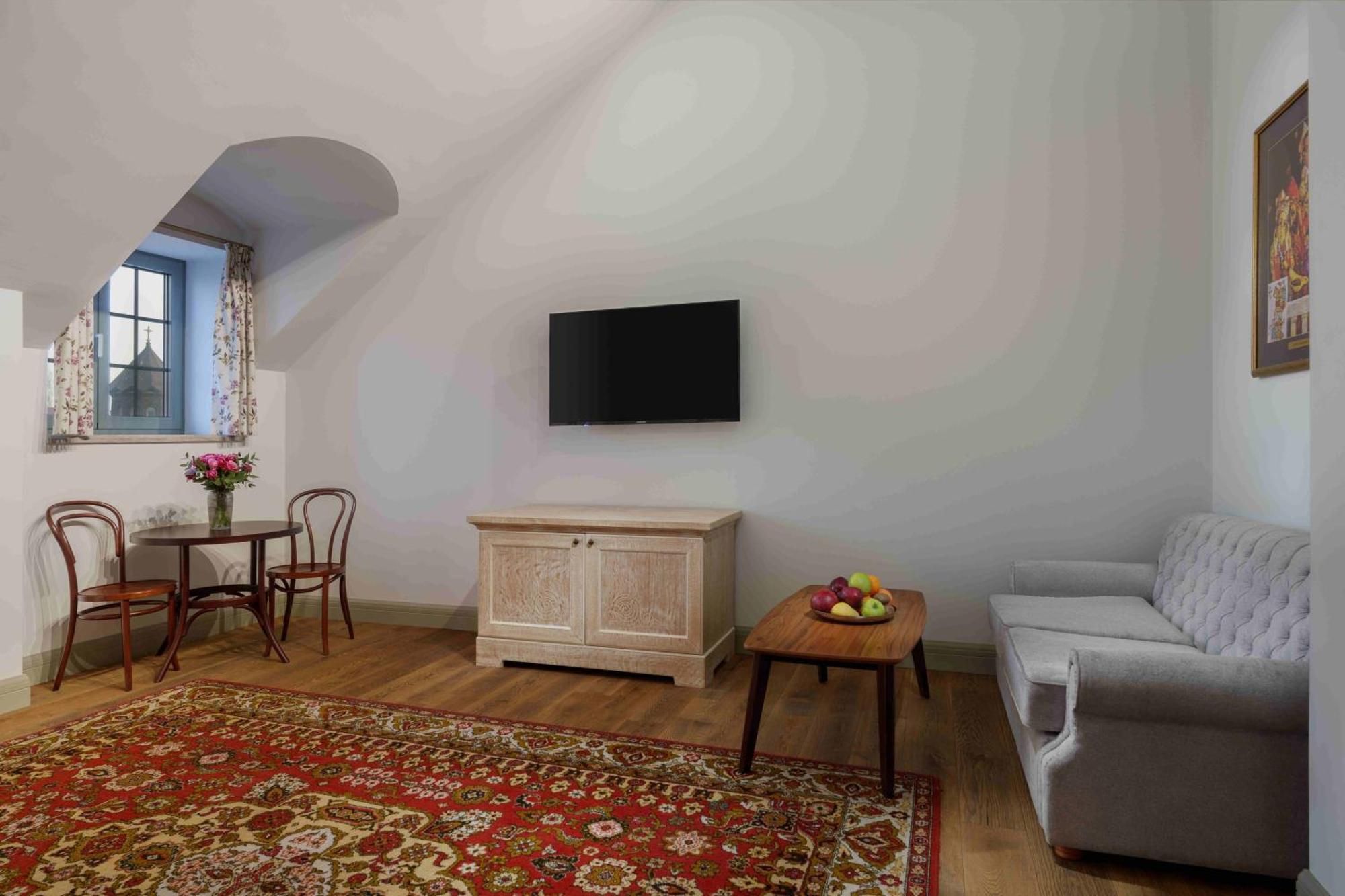 Grand Hotel Gyumri By Apricot Hotels Buitenkant foto