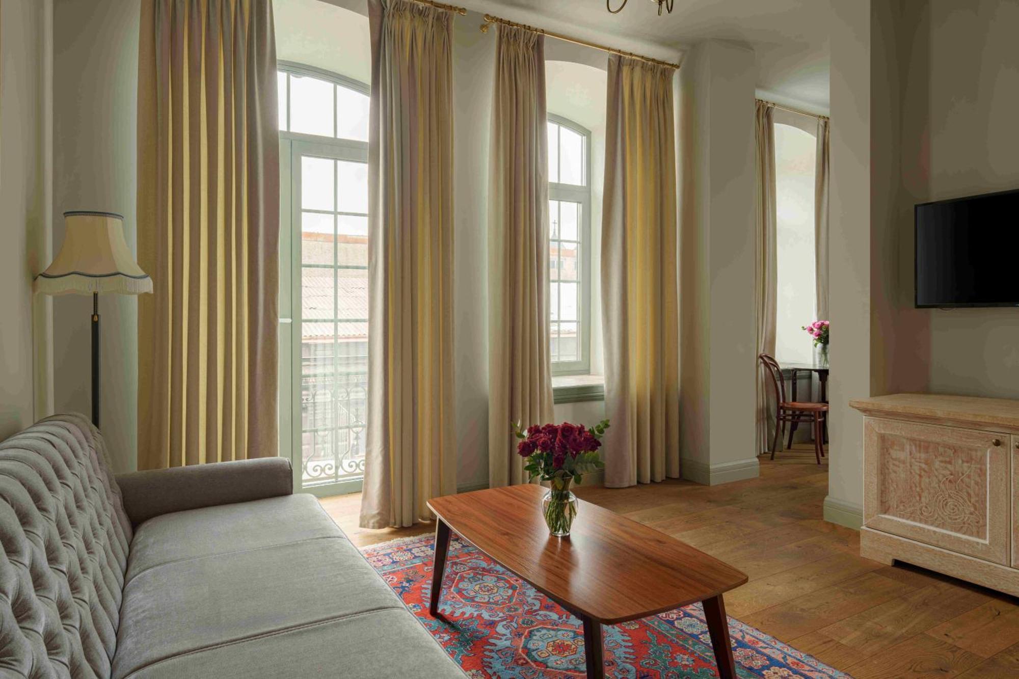 Grand Hotel Gyumri By Apricot Hotels Buitenkant foto