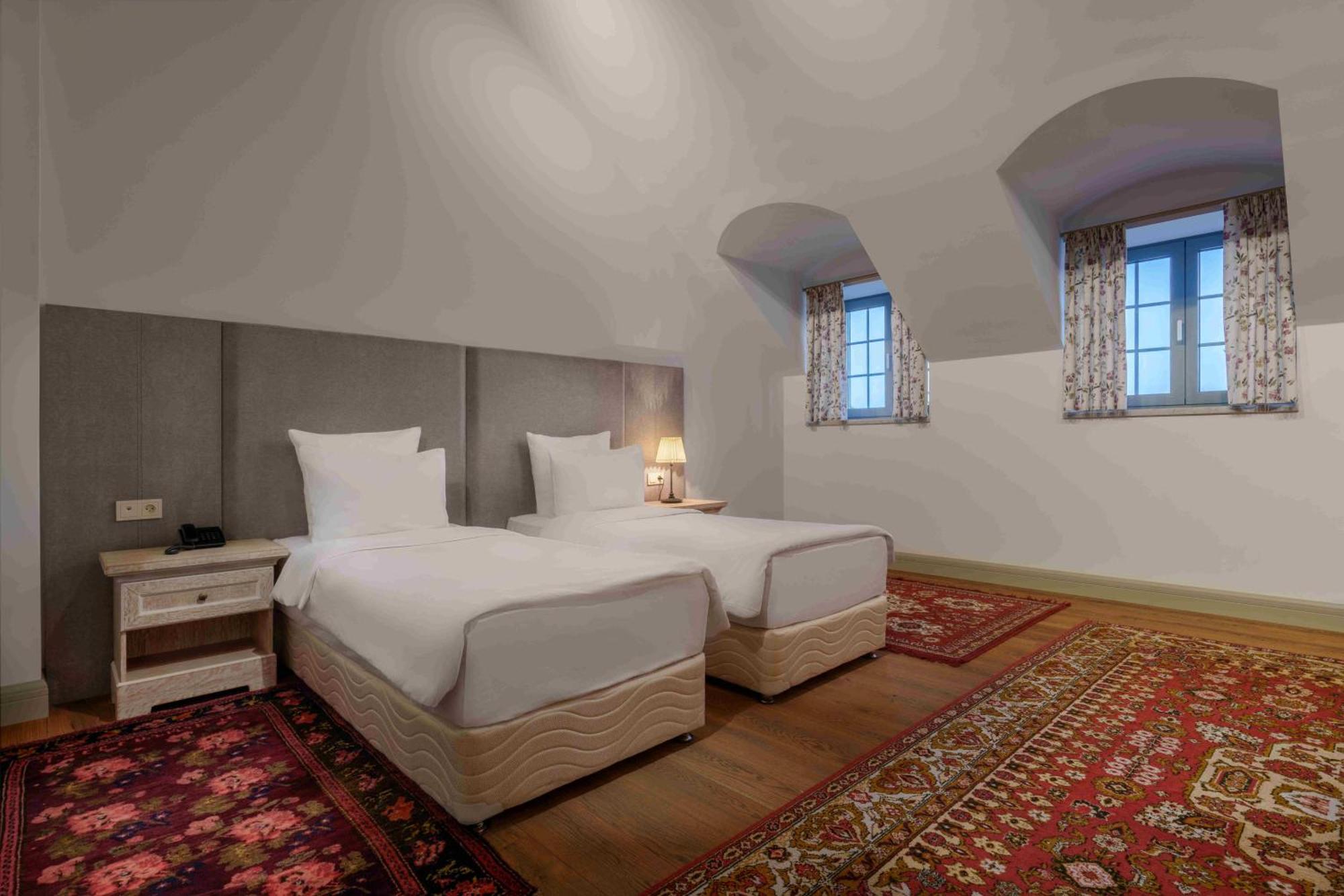 Grand Hotel Gyumri By Apricot Hotels Buitenkant foto